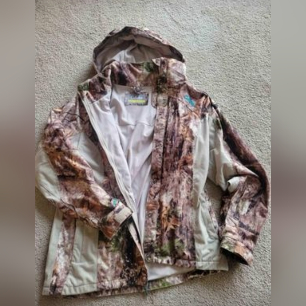 Cabela's Outfit Her Camo Jacket